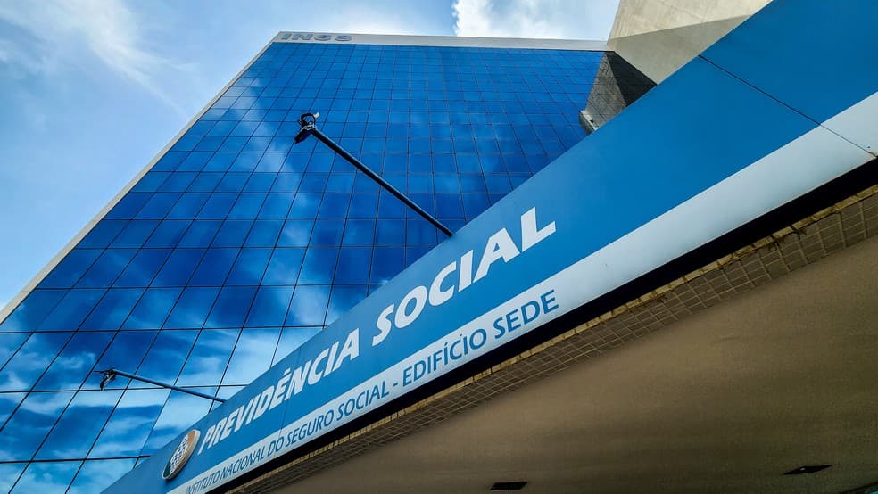INSS suspende programa fila aposentadoria BPC restrição orçamentária INSS suspende programa fila aposentadoria BPC restrição orçamentária